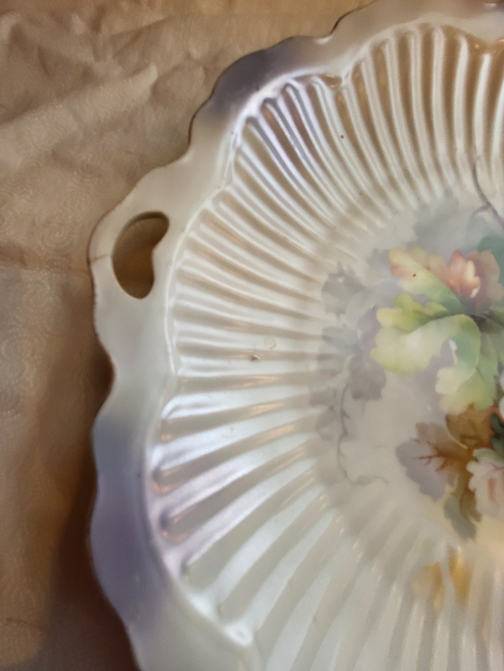 ANT. 1920s German Stamped Hand-Painted White Grapes 10 Inch Plate With Handles - Picture 5 of 13